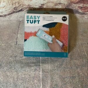 Tufting Carving Shears 
We R Memory Keepers